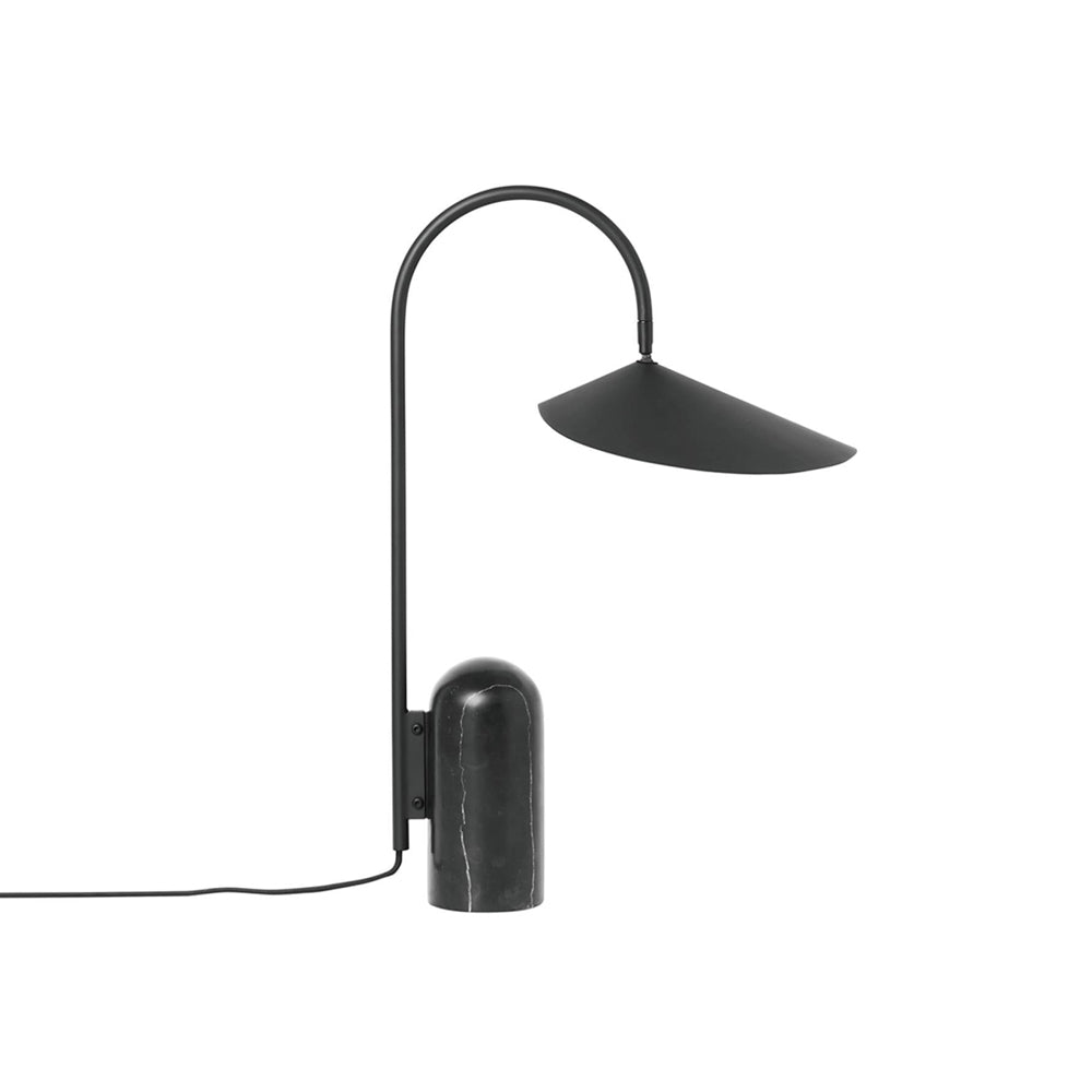 Stolní lampa s mramorovou základnou a kuželovitým stínidlem