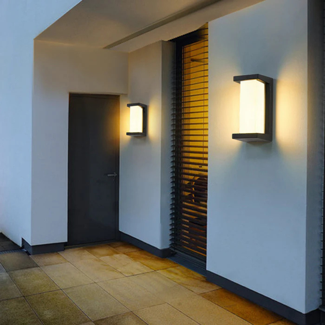 Venkovní nástěnná lampa s LED senzorem pohybu odolná vůči povětrnostním vlivům