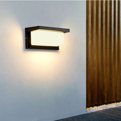 Venkovní nástěnná lampa s LED senzorem pohybu odolná vůči povětrnostním vlivům