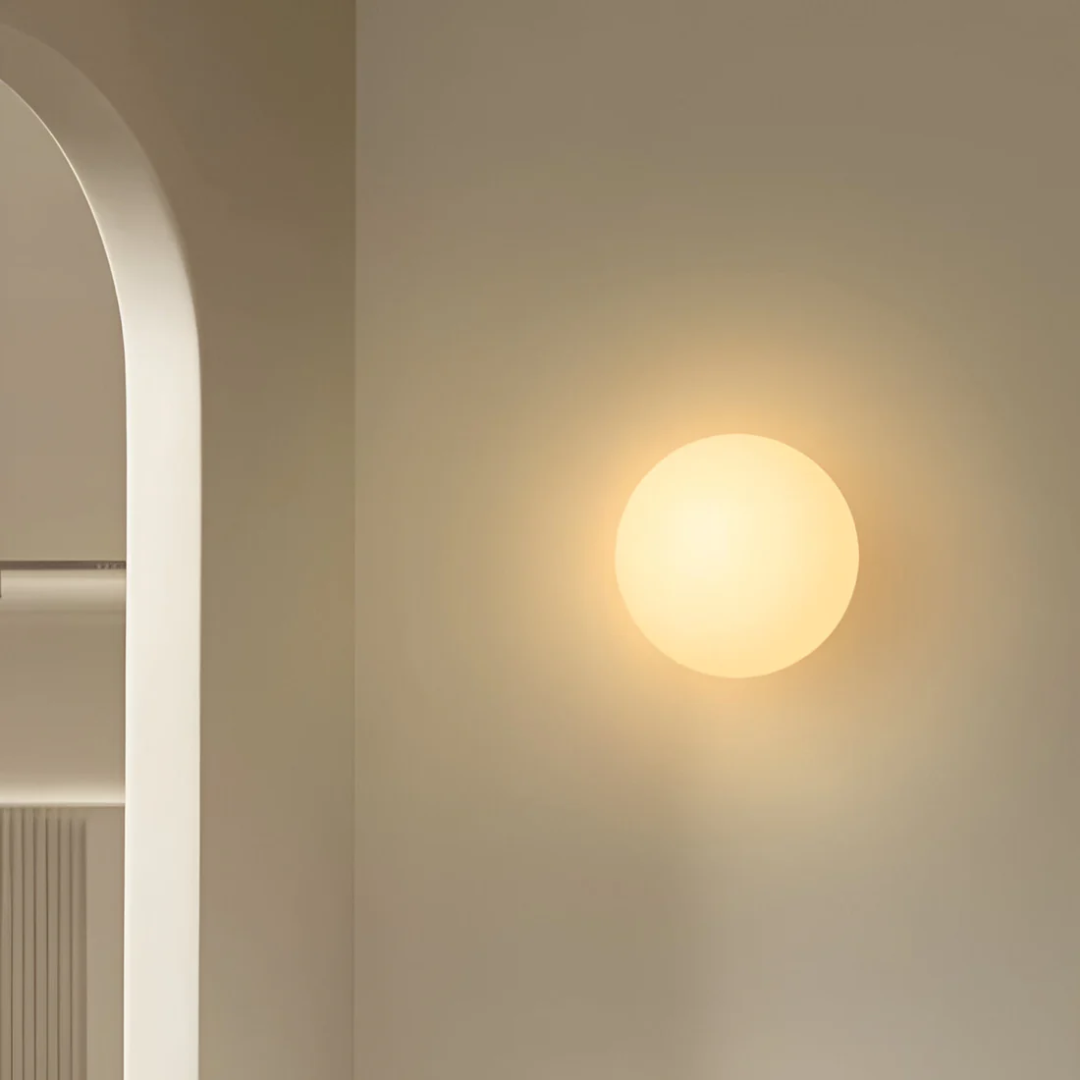 Moderní kulatá skleněná nástěnná lampa – minimalistická dekorace do interiéru