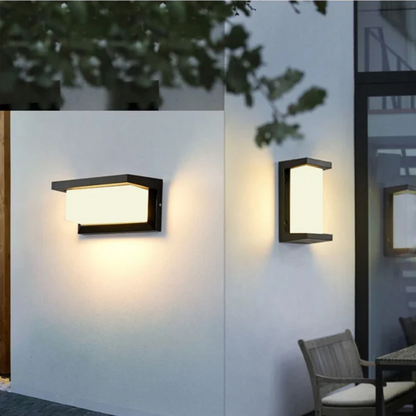 Venkovní nástěnná lampa s LED senzorem pohybu odolná vůči povětrnostním vlivům