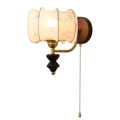 Nástěnná lampa z vintage dřeva a látky s tažnou šňůrkou, do interiéru