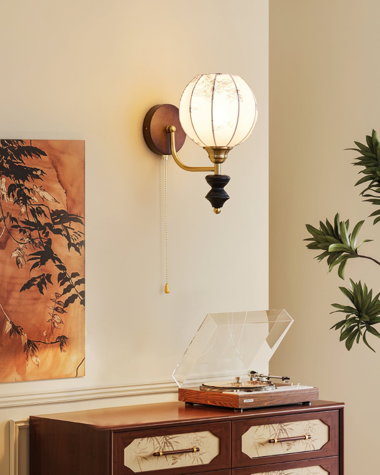 Nástěnná lampa z vintage dřeva a látky s tažnou šňůrkou, do interiéru