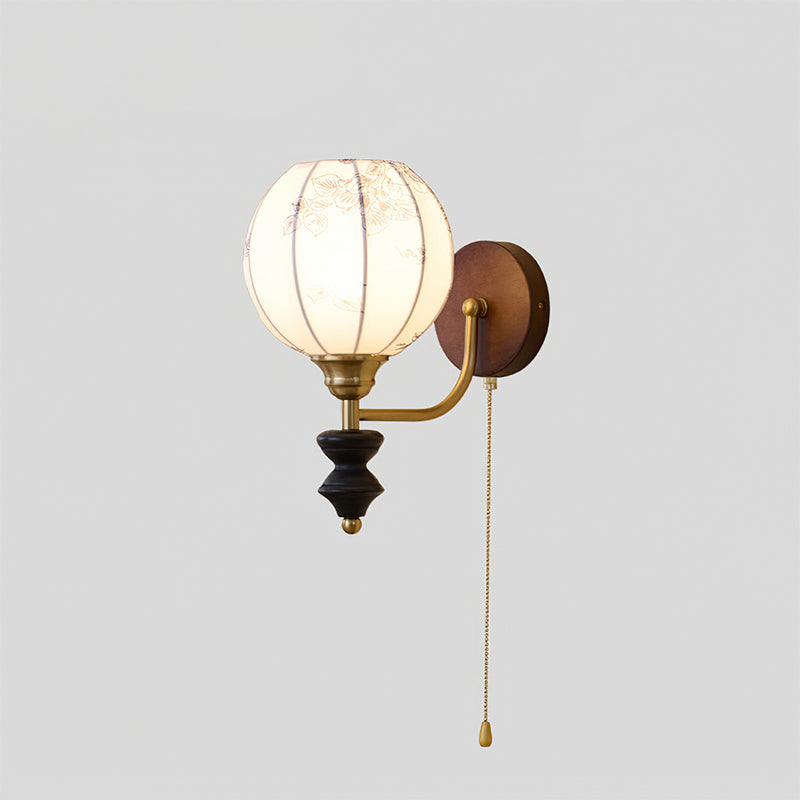 Nástěnná lampa z vintage dřeva a látky s tažnou šňůrkou, do interiéru