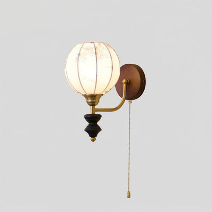 Nástěnná lampa z vintage dřeva a látky s tažnou šňůrkou, do interiéru