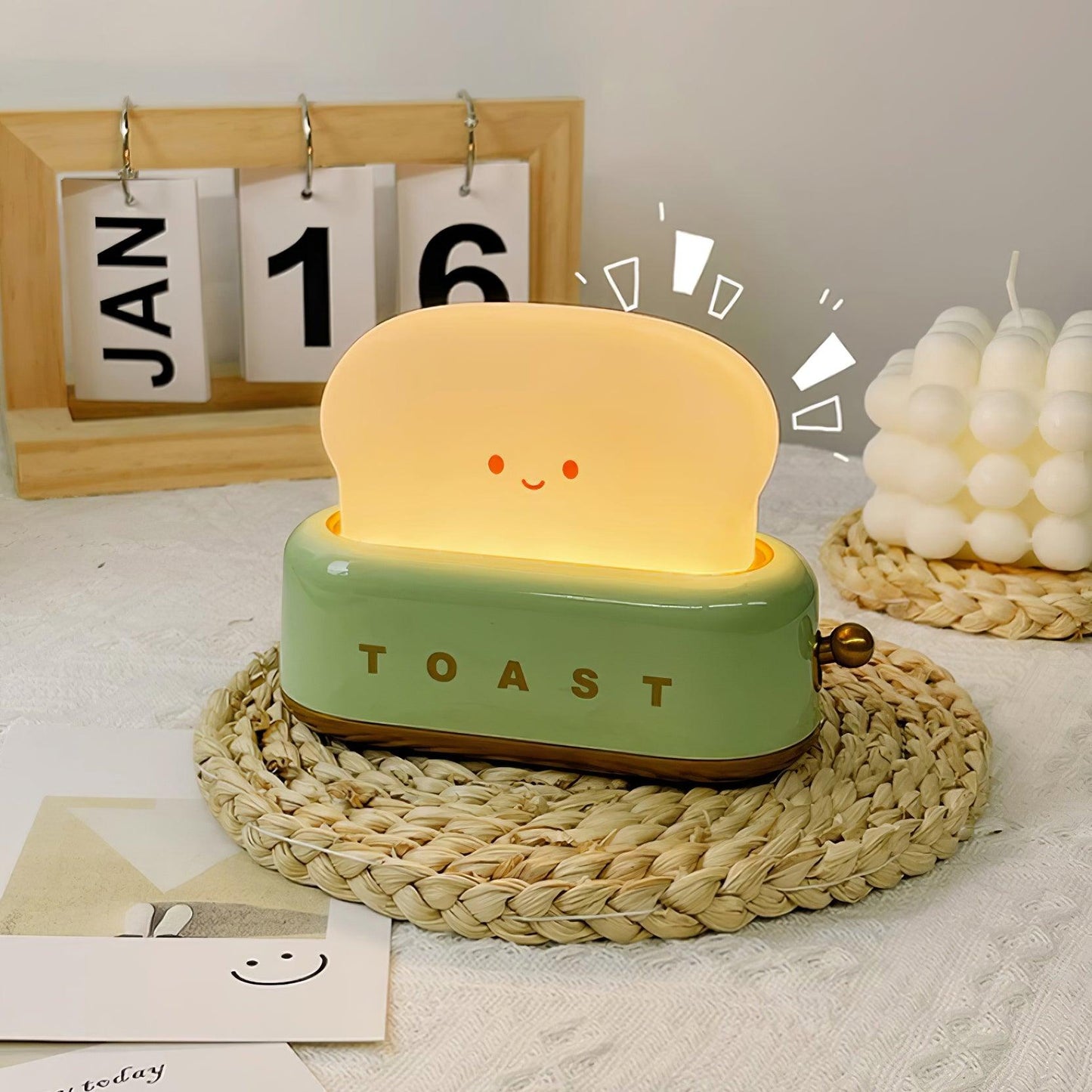 Dobíjecí stolní lampa ve tvaru toustovače