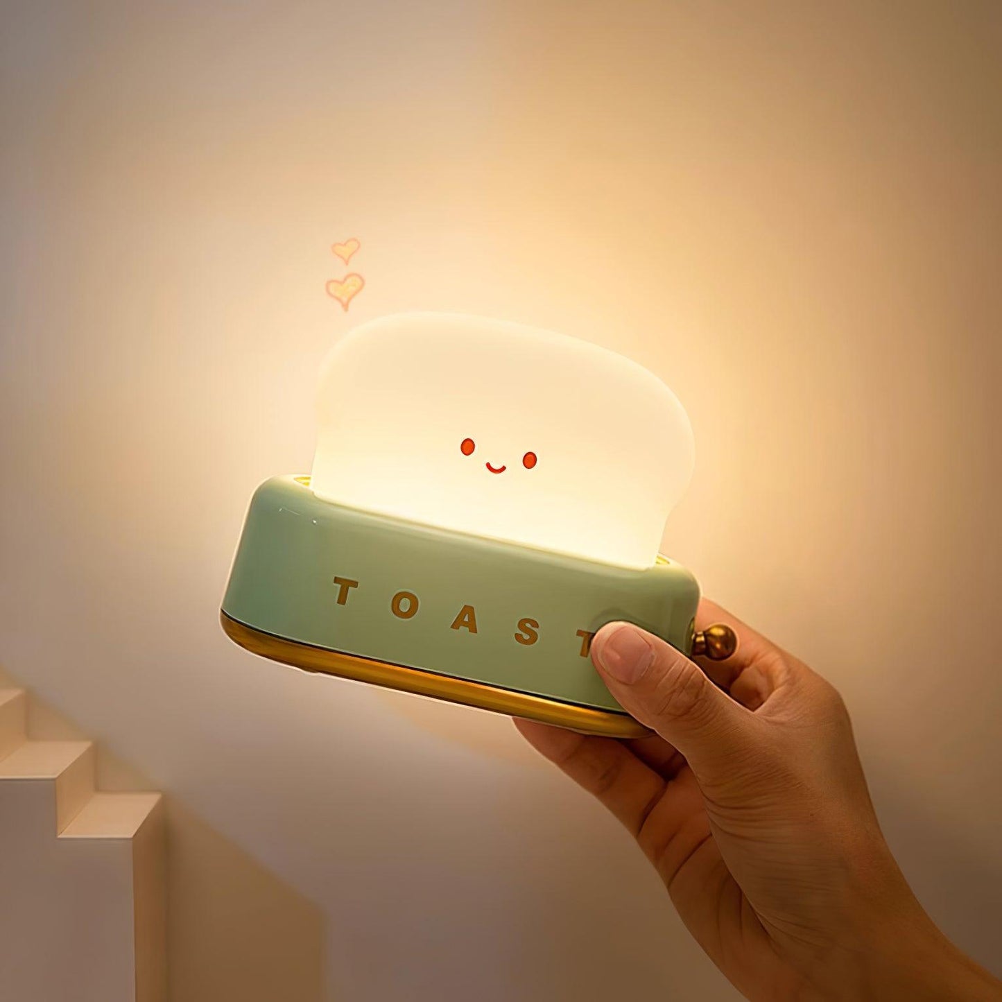 Dobíjecí stolní lampa ve tvaru toustovače