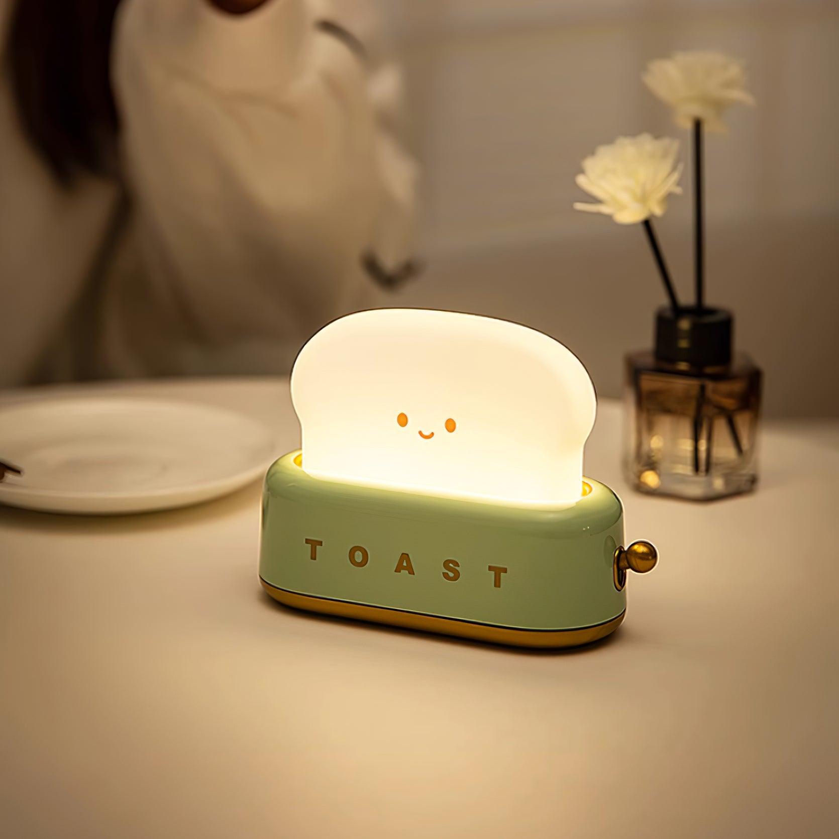 Dobíjecí stolní lampa ve tvaru toustovače