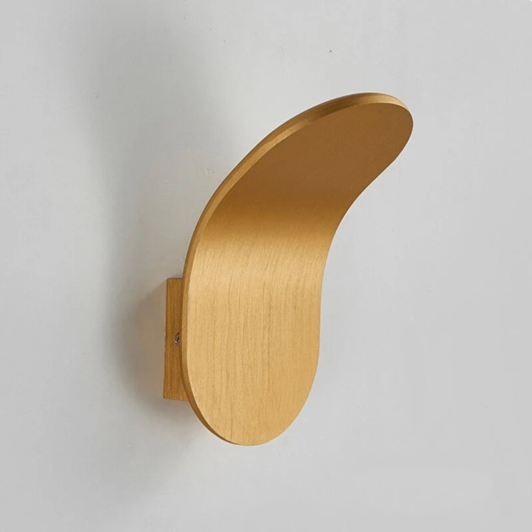 Minimalistická LED nástěnná lampa z kovu