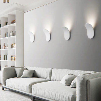 Minimalistická LED nástěnná lampa z kovu