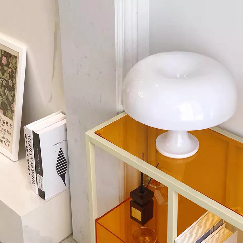 Elegantní a rozmarná houbová retro stolní lampa, útulná dekorace