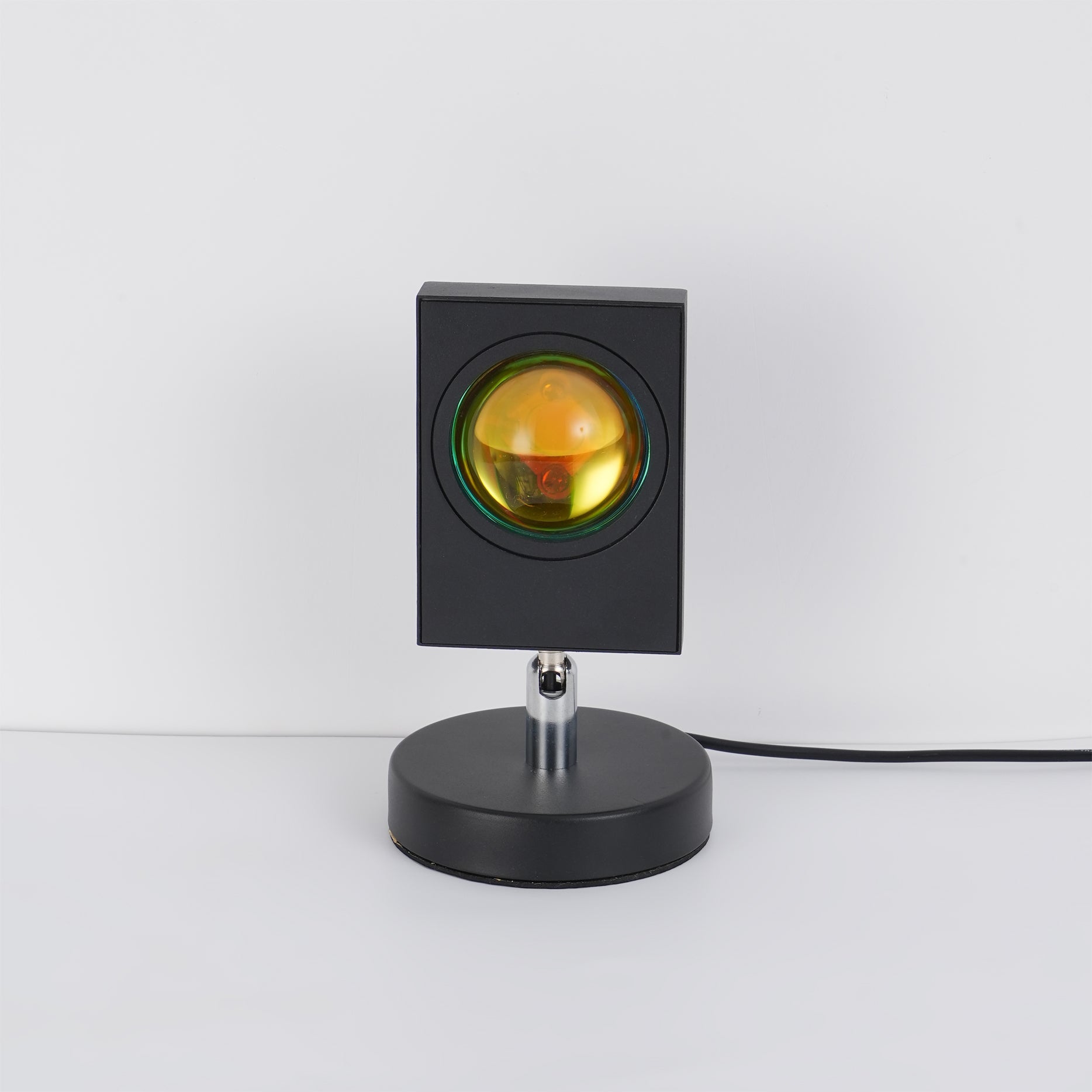 Stolní lampa Color Halo s projekcí kruhového světla