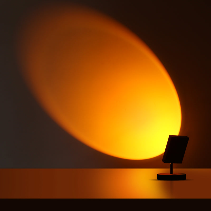 Stolní lampa Color Halo s projekcí kruhového světla