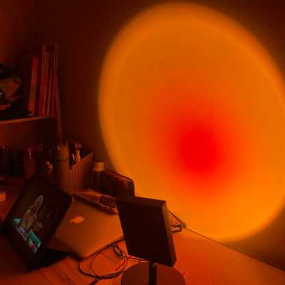 Stolní lampa Color Halo s projekcí kruhového světla