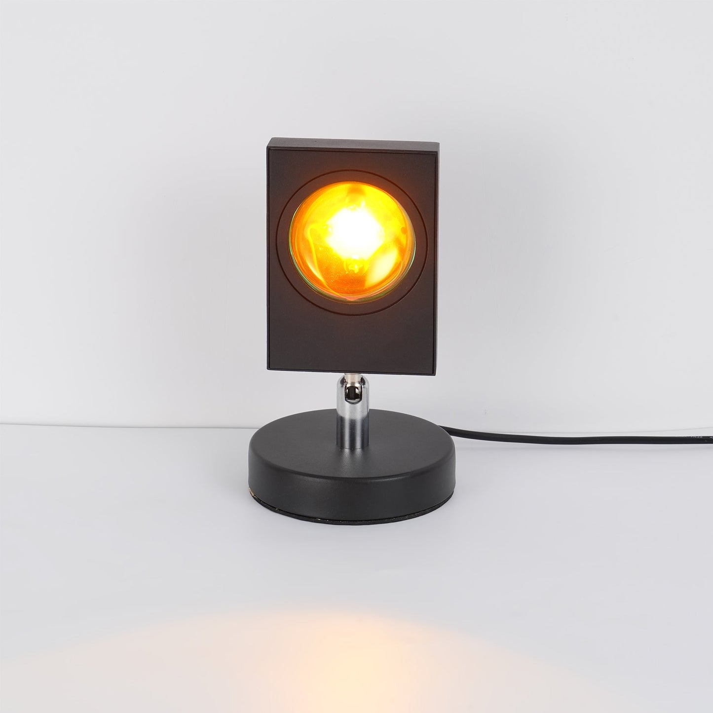 Stolní lampa Color Halo s projekcí kruhového světla
