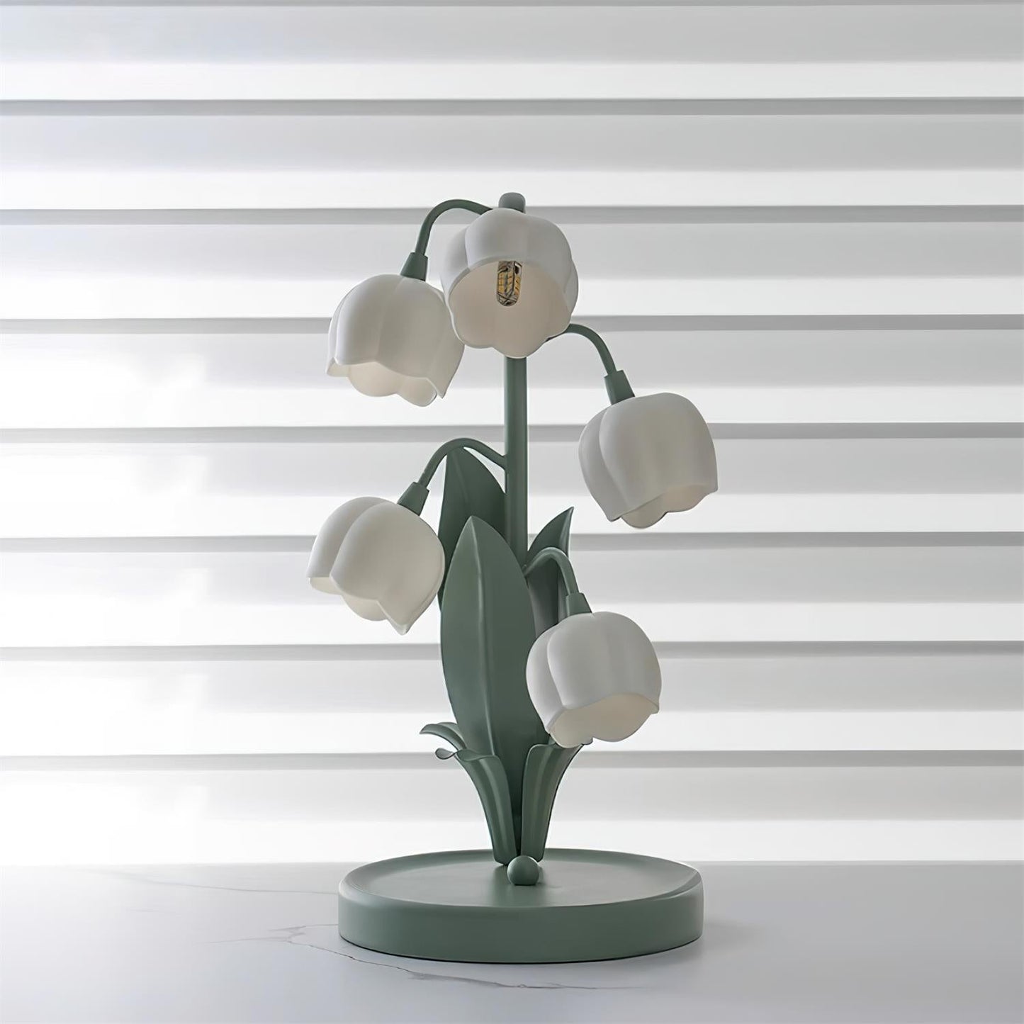 Stolní lampa Green Lily s květinovým designem