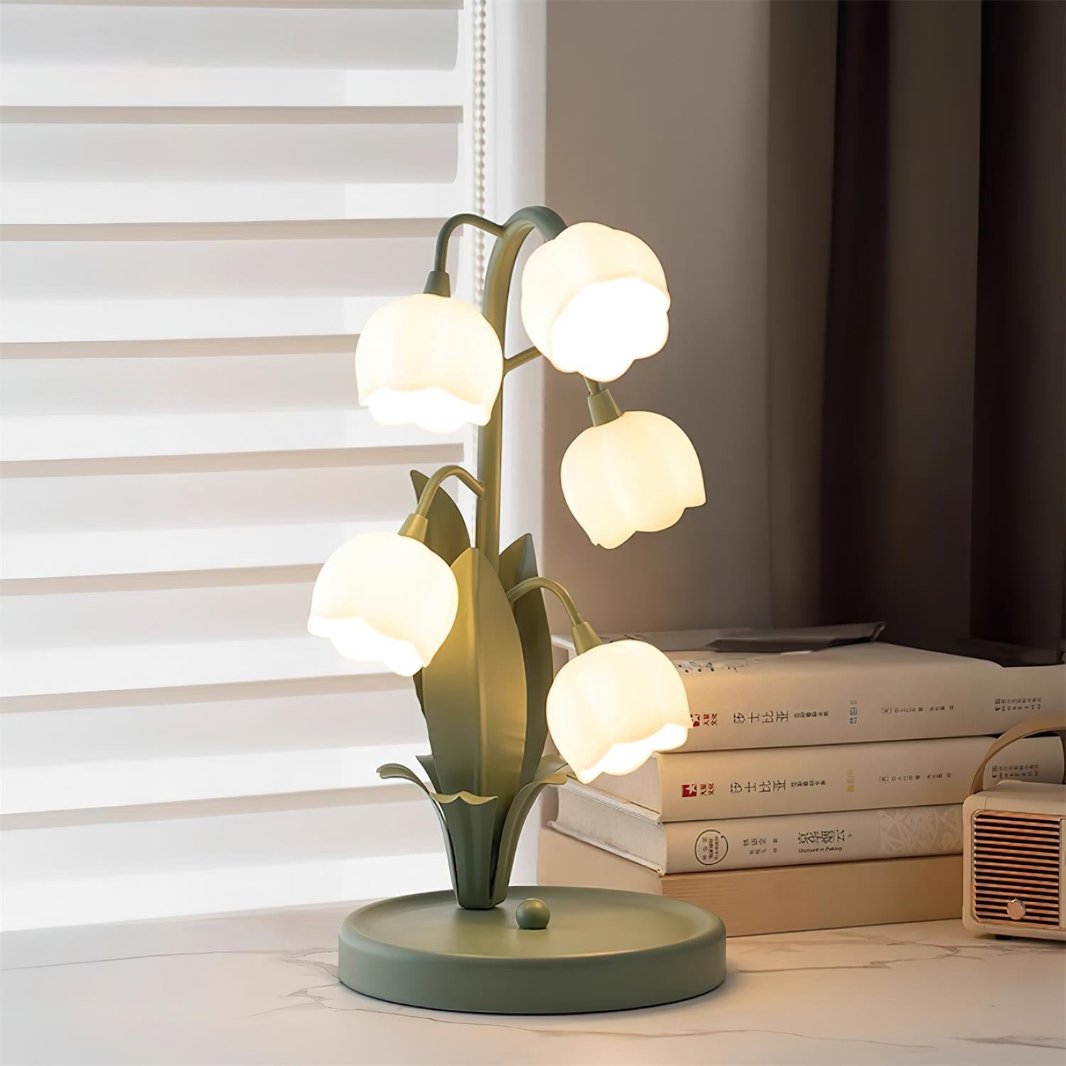 Stolní lampa Green Lily s květinovým designem