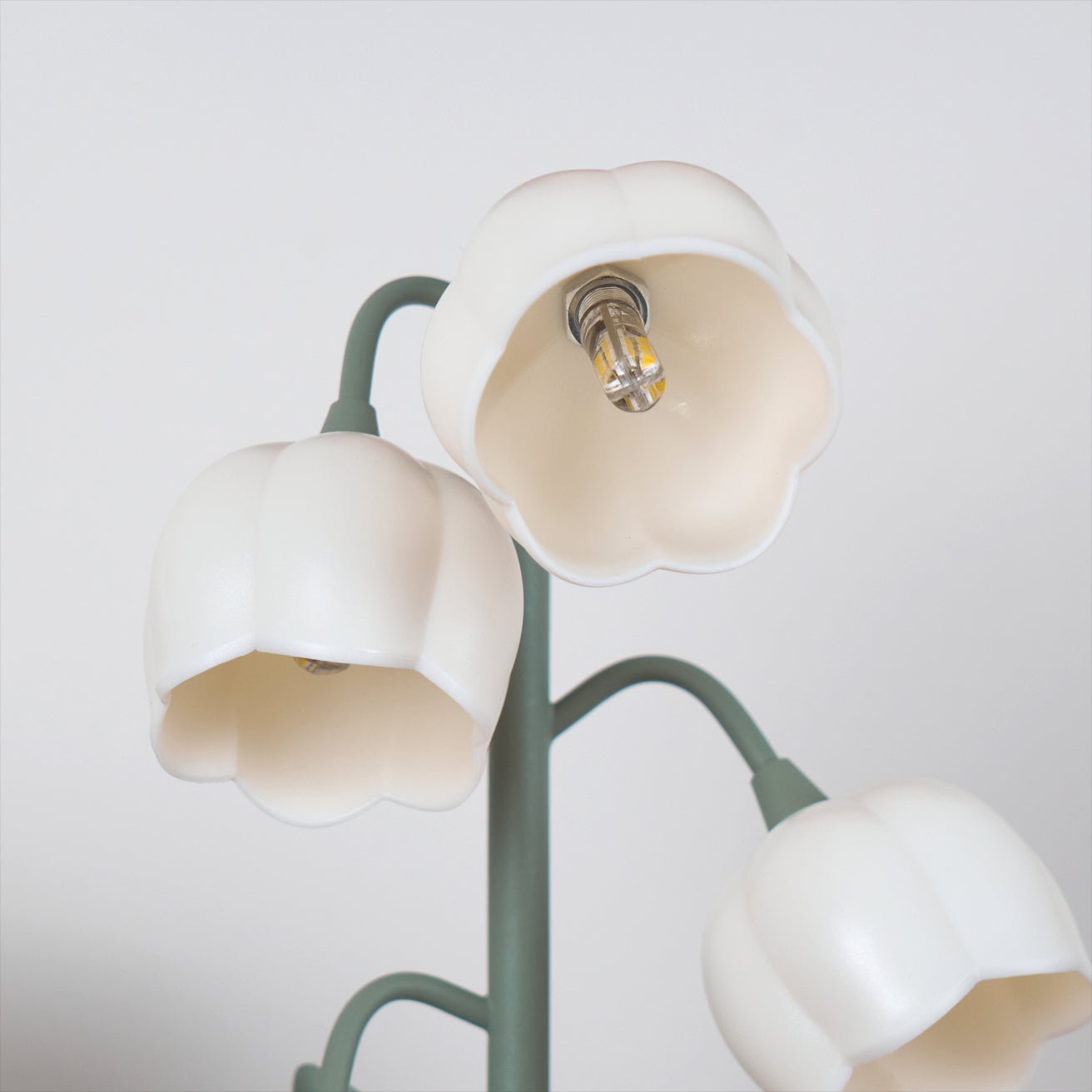 Stolní lampa Green Lily s květinovým designem