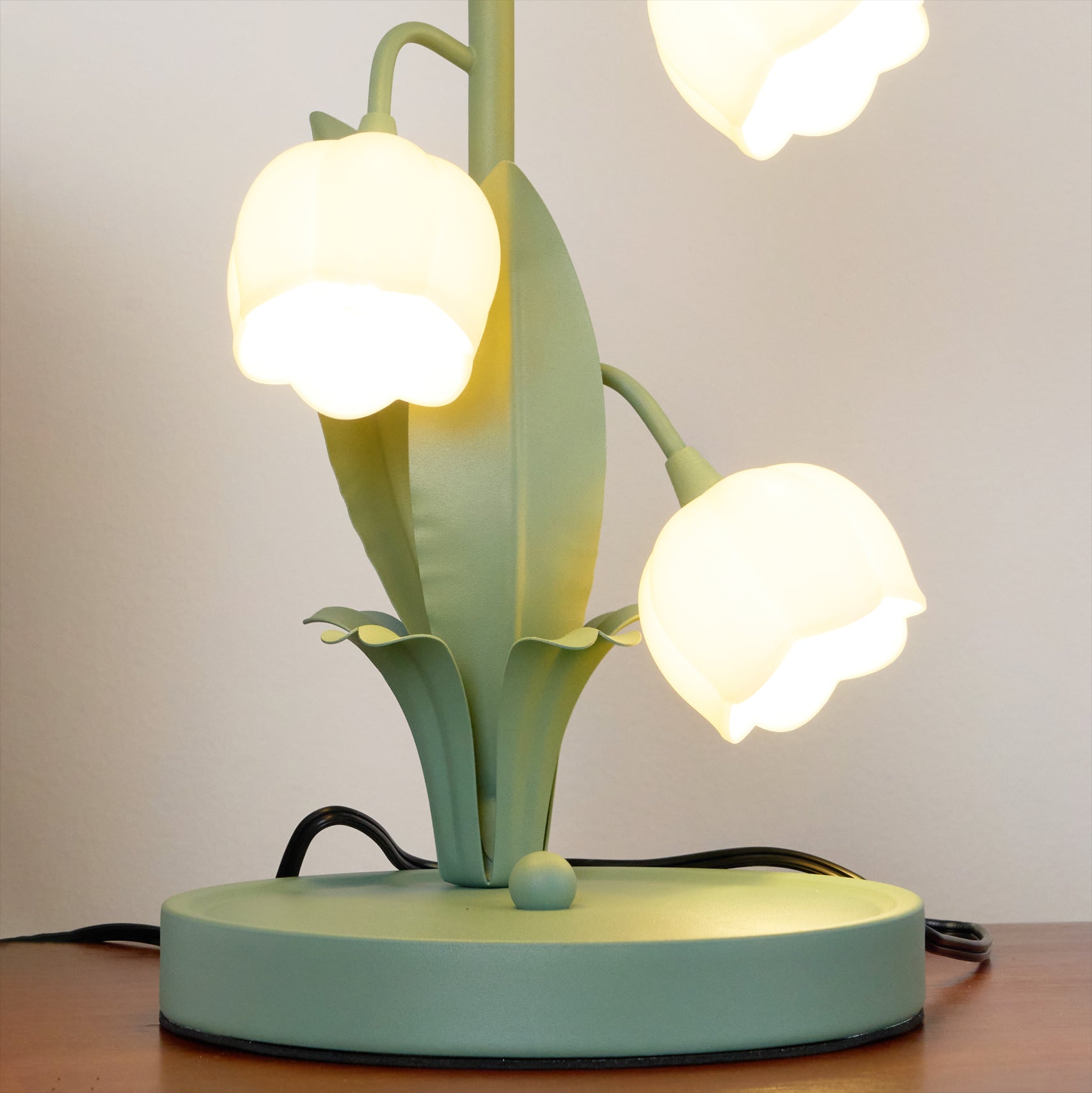 Stolní lampa Green Lily s květinovým designem