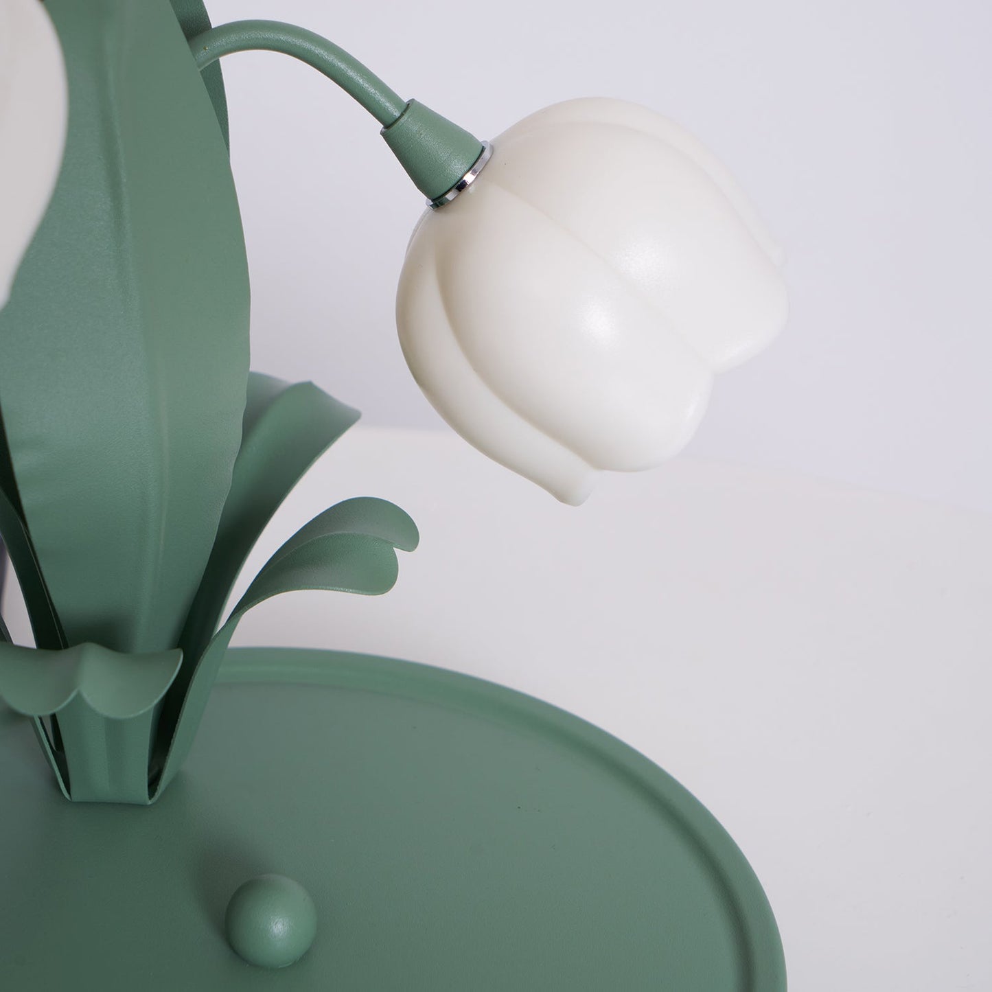 Stolní lampa Green Lily s květinovým designem