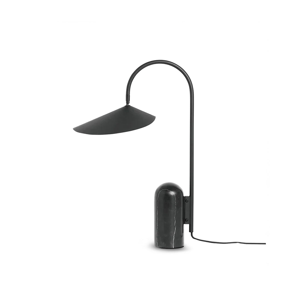 Stolní lampa s mramorovou základnou a kuželovitým stínidlem