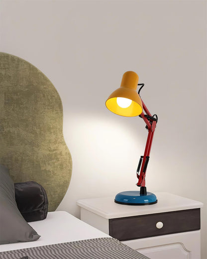 Stolní lampa s nastavitelným ramenem a tříbarevným designem