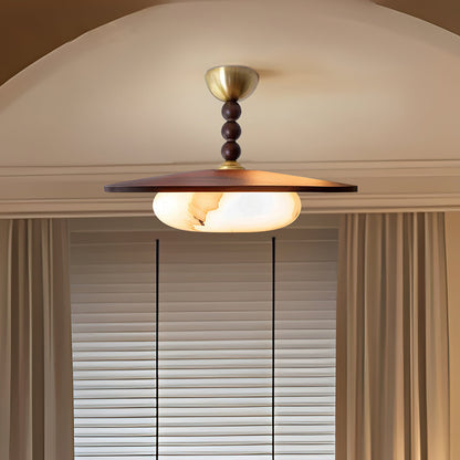 Stropní svítidlo s dřevěným stínidlem a alabastrovým difuzorem