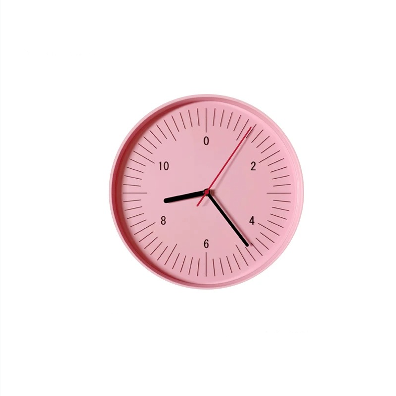 Kulaté minimalistické nástěnné hodiny s barevným pop akcentem, analogový design