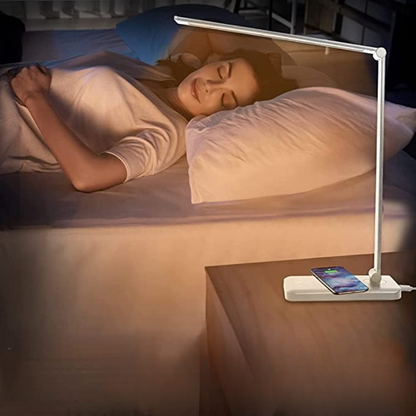 Nastavitelná LED stolní lampa s USB nabíjením – elegantní dotykové světlo