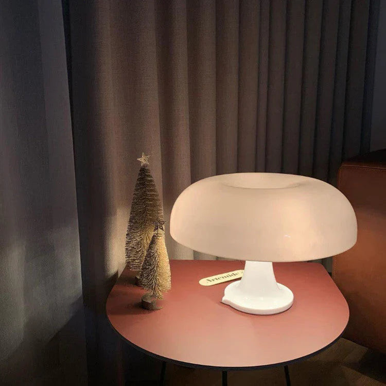 Elegantní a rozmarná houbová retro stolní lampa, útulná dekorace